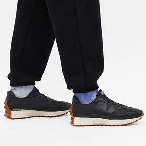 Almost new New Balance WS327LB black leather and gum sole